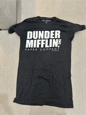 dunder mifflin women’s tee in dark gray size small